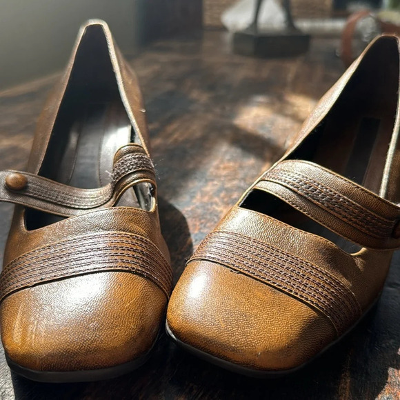 Laura Scott Brown Tan Shoes 8M Strap Heel Sqaure Toe Leather Brazil Retro Office - Picture 8 of 10